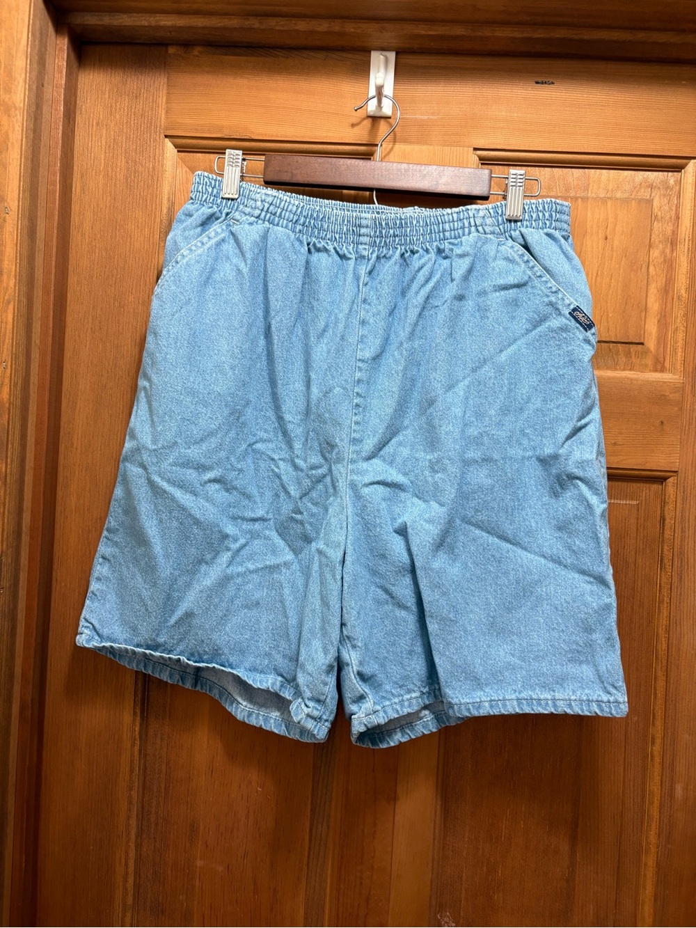 Chic Light Blue Denim Men’s Elastic-Waist Shorts 18W